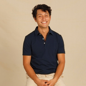 អាវប៉ូឡូដែលមានប៊ូតុង 